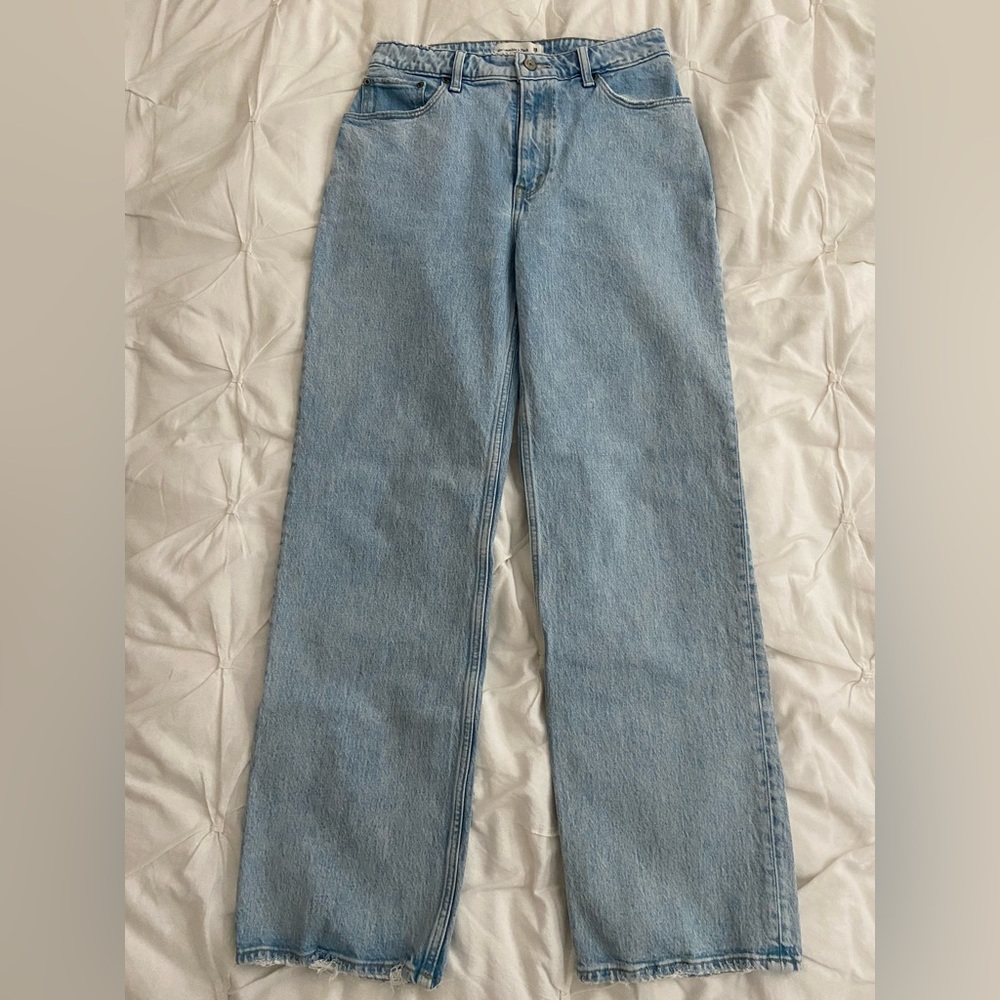 Abercrombie and Fitch Curve Love High Rise 90s Relaxed Jean